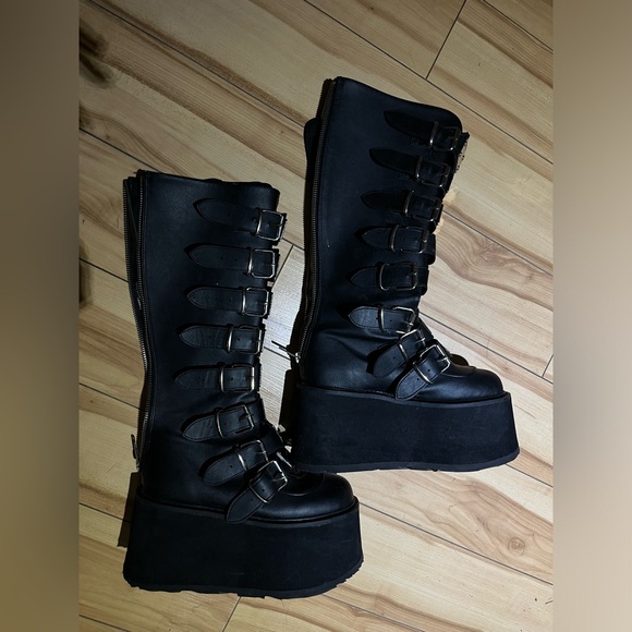 Demonia Damned-318 Platform Boots - Picture 6 of 8
